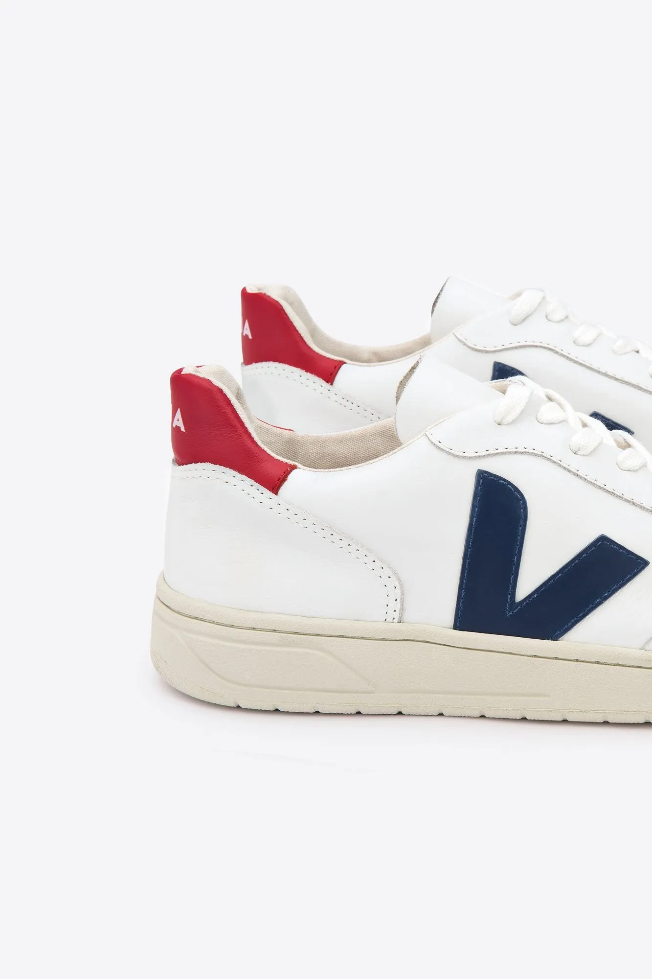 Veja Men's V10 Sneaker